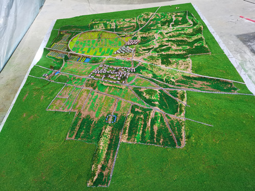 制作过程中的城中村地形复原模型