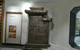 文化馆汉阙复原模型